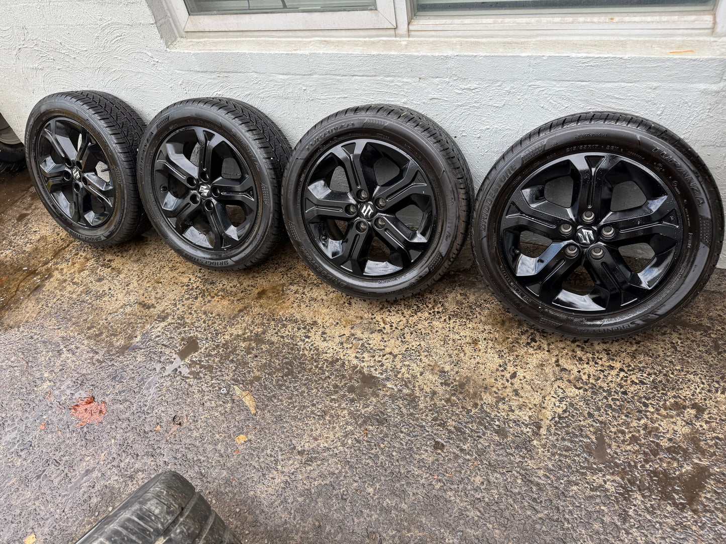 Suzuki Vitara 17” Alloy Wheels with Excellent Bridgestone Tyres