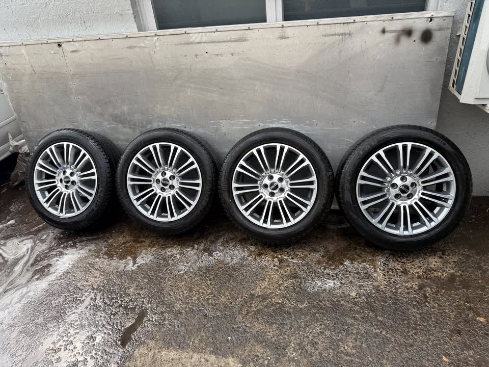 Range Rover Evoque 19" Alloy Wheels with Good Tyres