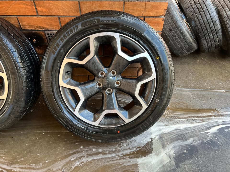 Subaru XV 17" Alloy Wheels with Excellent Tyres