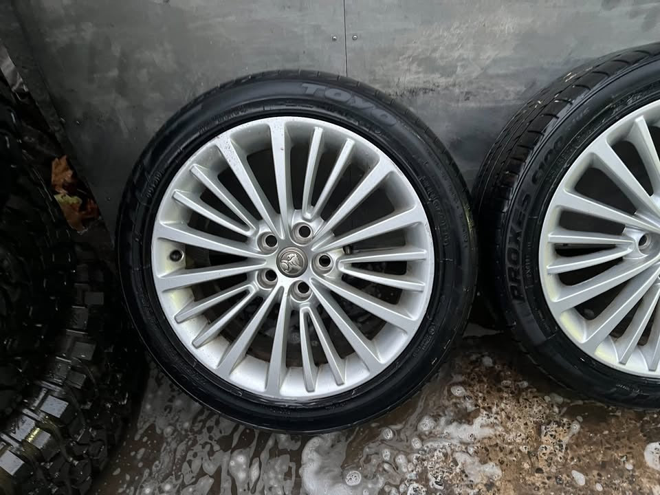 Holden Astra 17” Alloy Wheels with Good Tyres