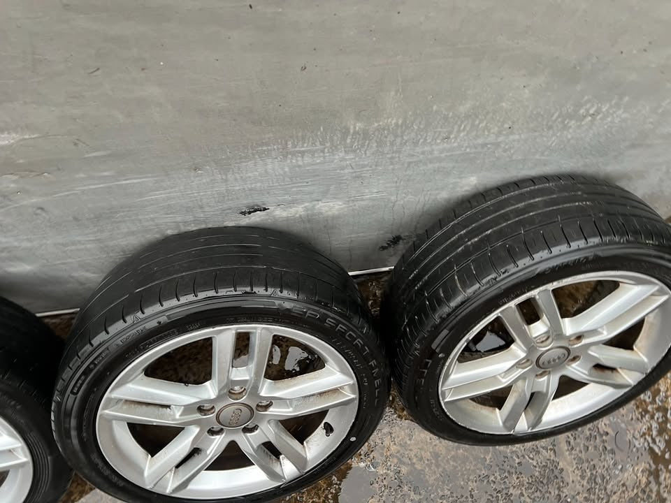 Audi 17" Alloy Wheels with Tyres