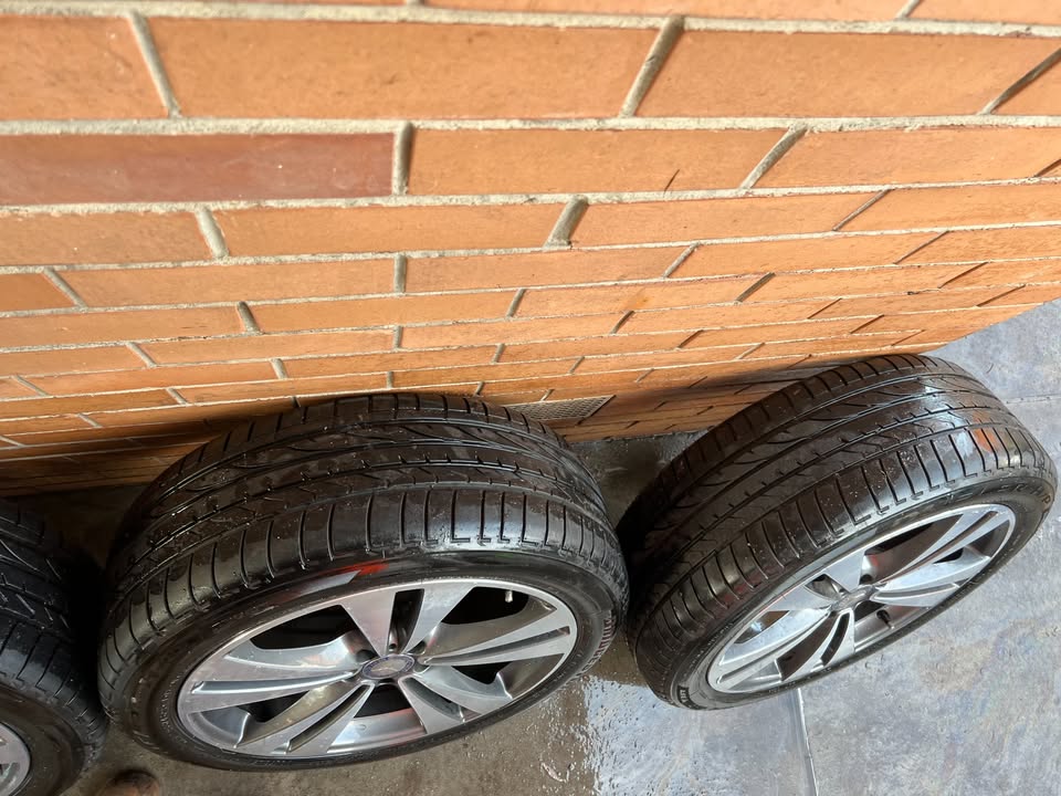 Mercedes Benz GLA 20" Alloy Wheels with Bridgestone Tyres