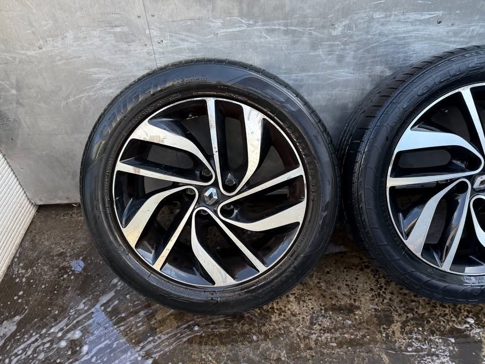 Renault Koleos 18” Alloy Wheels with Tyres