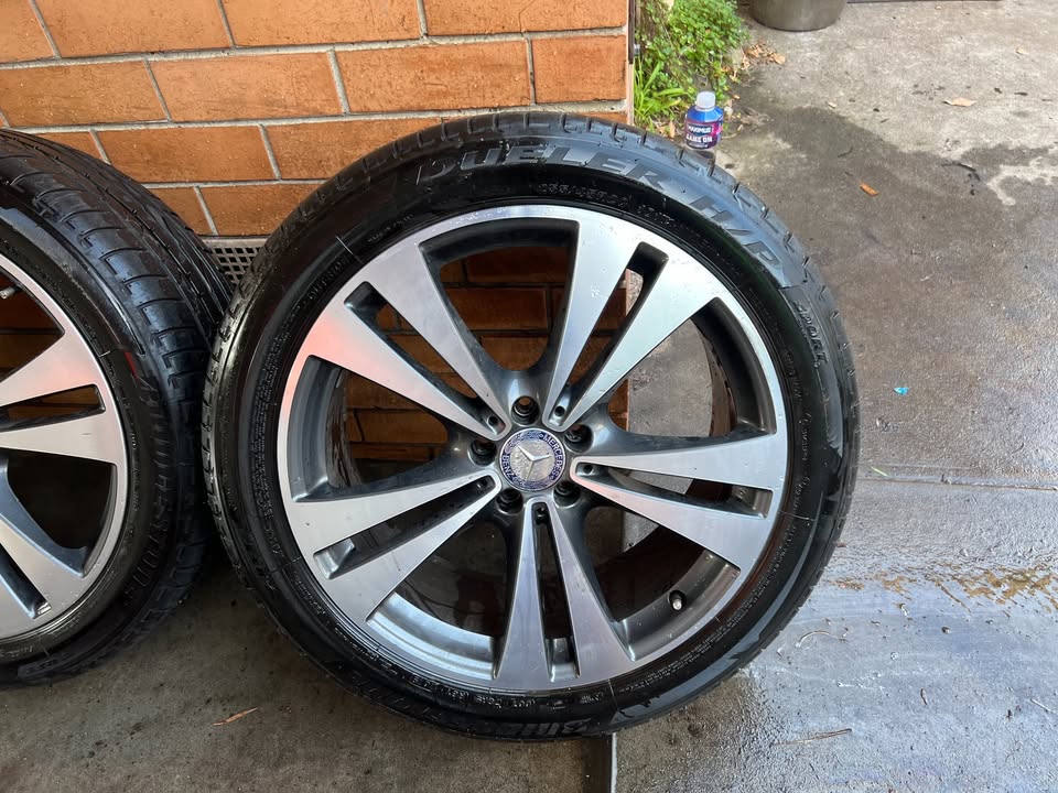 Mercedes Benz GLA 20" Alloy Wheels with Bridgestone Tyres