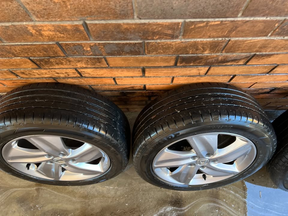 Honda HRV 17” Alloy Wheels with Dunlop Tyres