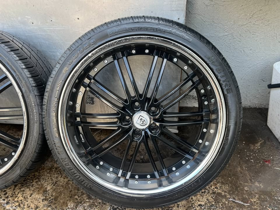 Lexani 22” Alloy Wheels with Good Tyres