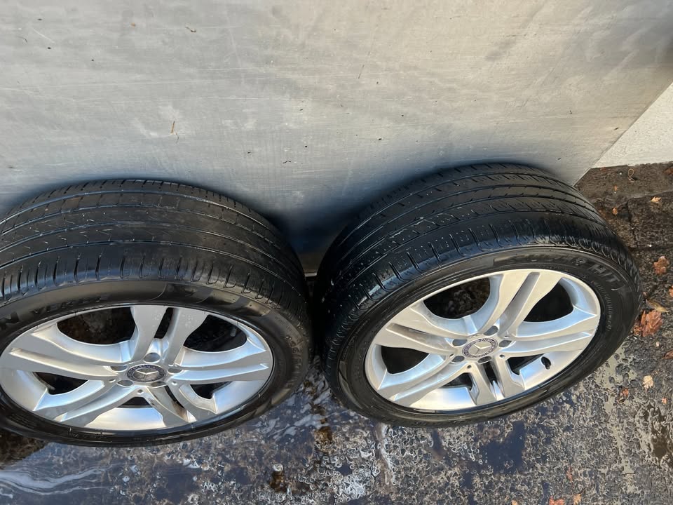 Mercedes Benz 18" Alloy Wheels with Tyres