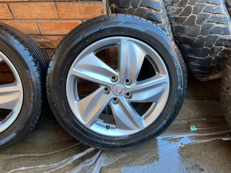 Honda HRV 17” Alloy Wheels with Dunlop Tyres