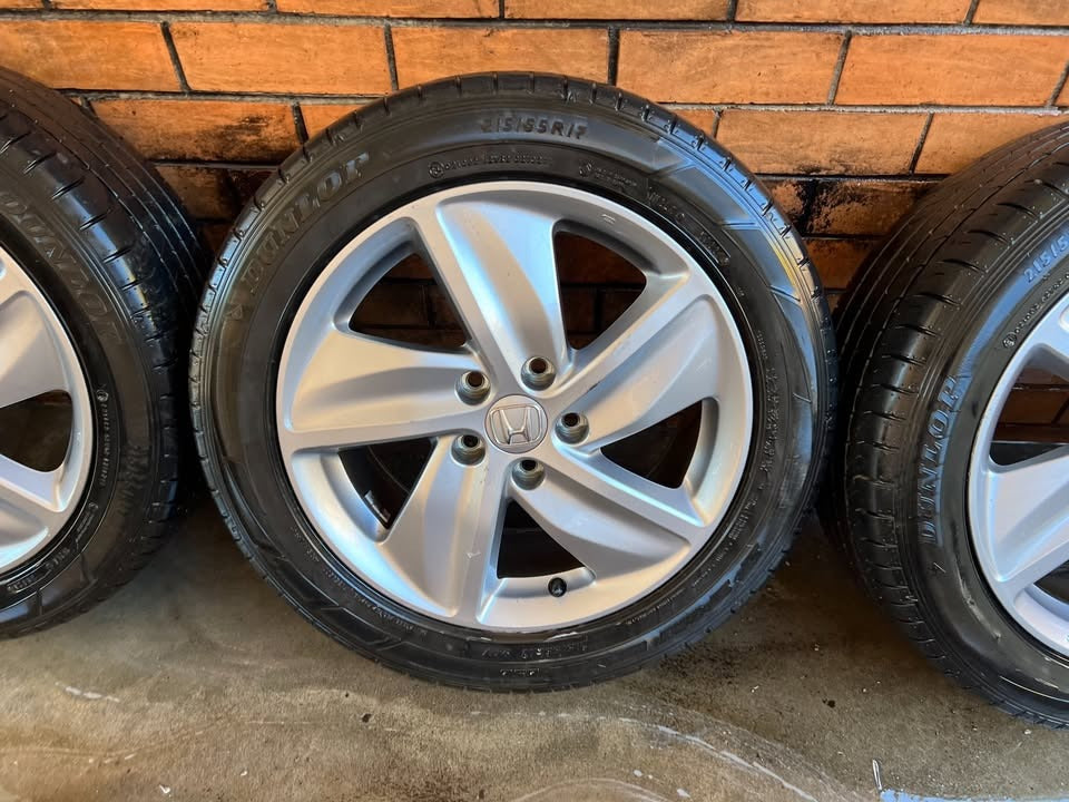 Honda HRV 17” Alloy Wheels with Dunlop Tyres