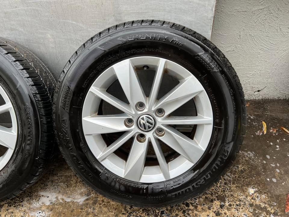Volkswagen Golf/Caddy 15” Alloy Wheels with Excellent Tyres
