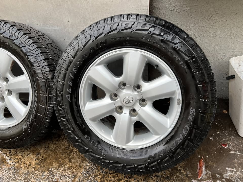 Toyota Hilux SR5 17” Alloy Wheels with Pirelli A/T Tyres