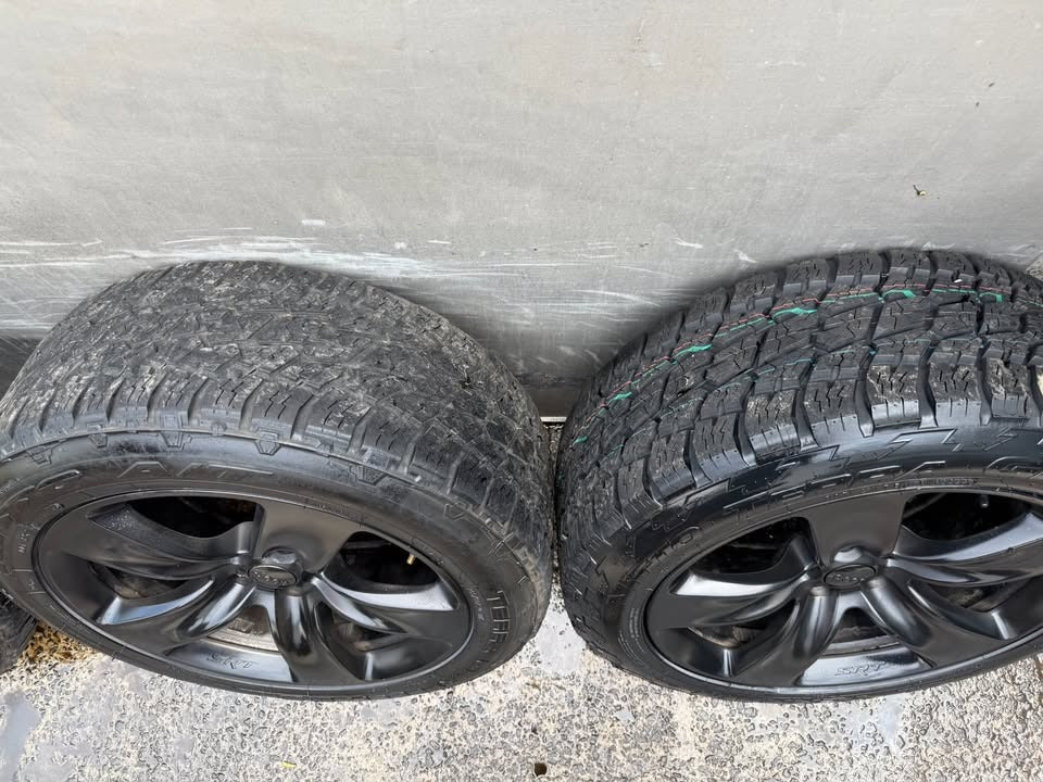 Jeep Grand Cherokee SRT 20” Alloy Wheels with Nitto Tyres