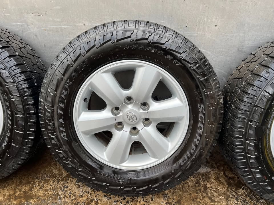Toyota Hilux SR5 17” Alloy Wheels with Pirelli A/T Tyres
