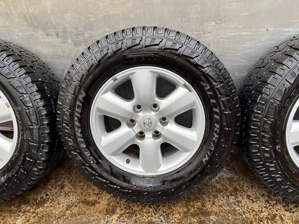 Toyota Hilux SR5 17” Alloy Wheels with Pirelli A/T Tyres