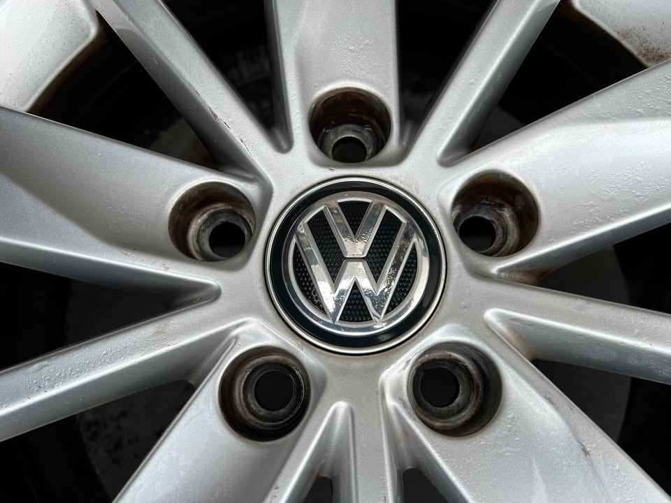 Volkswagen Golf/Caddy 15” Alloy Wheels with Excellent Tyres