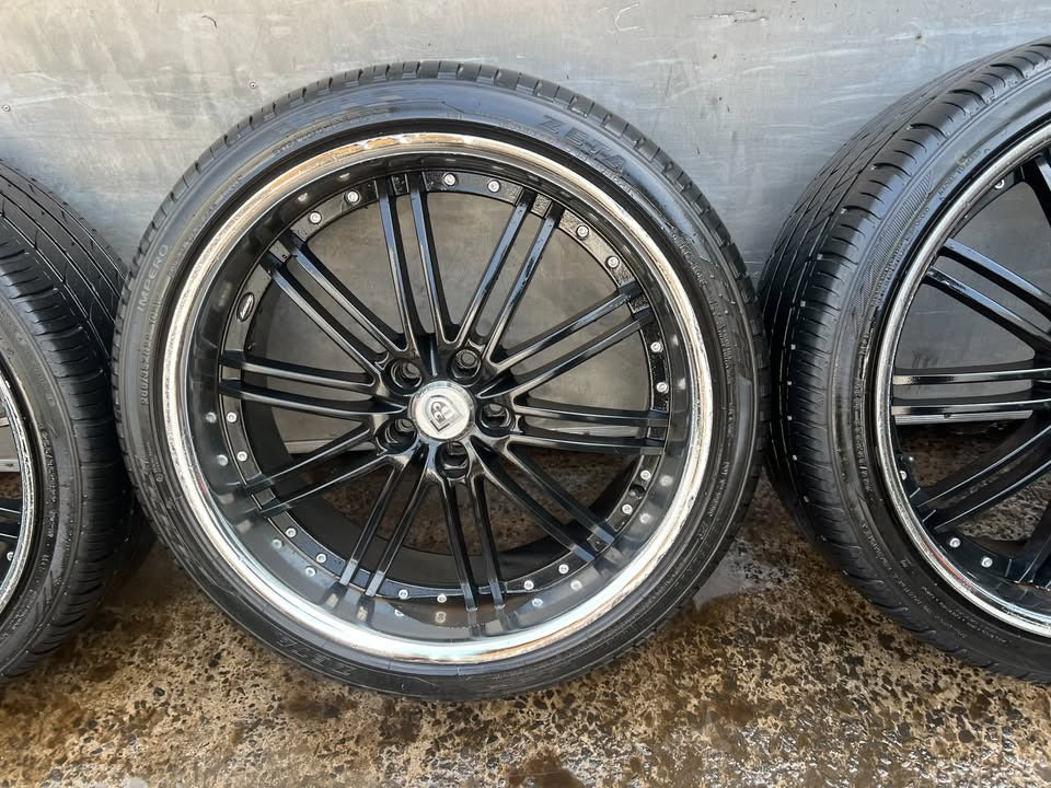 Lexani 22” Alloy Wheels with Good Tyres