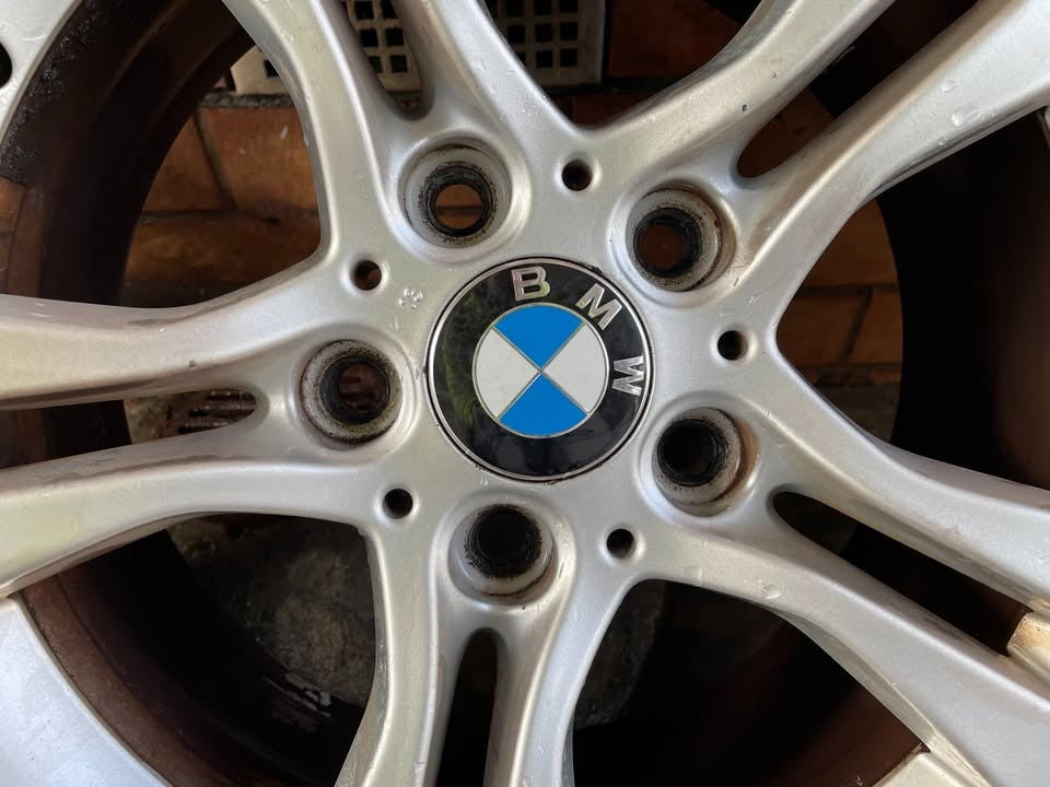 BMW 16" Alloy Wheels with Very Good Tyres