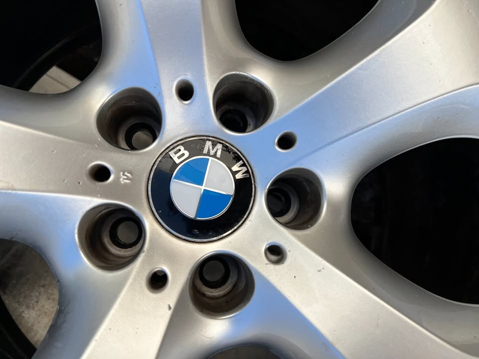 BMW X5 20” Staggered Alloy Wheels with Bridgestone Tyres
