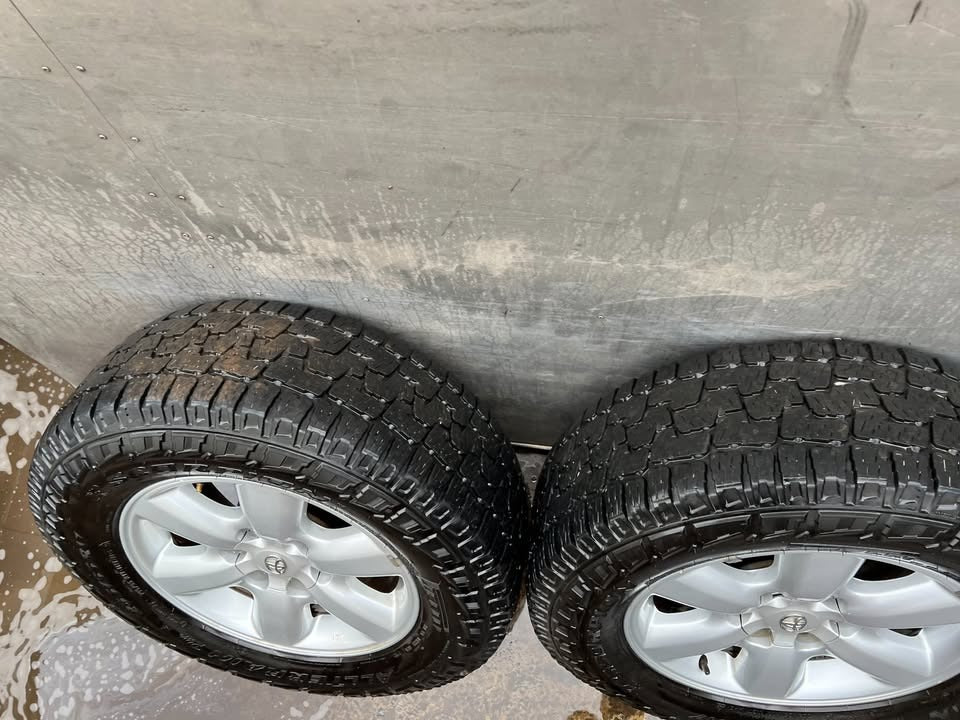 Toyota Hilux SR5 17” Alloy Wheels with Pirelli A/T Tyres