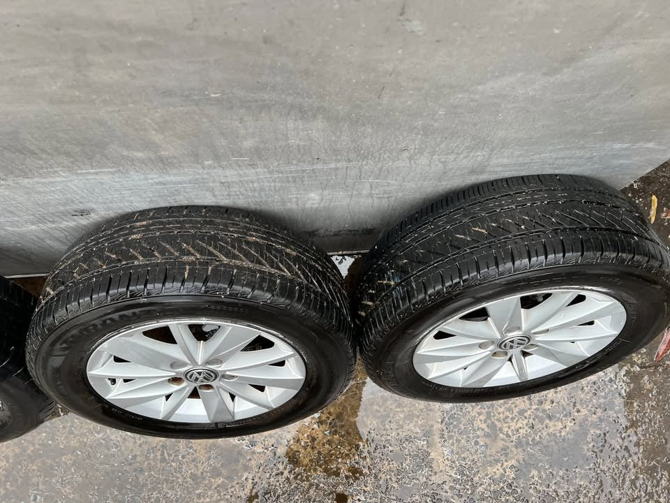 Volkswagen Golf/Caddy 15” Alloy Wheels with Excellent Tyres