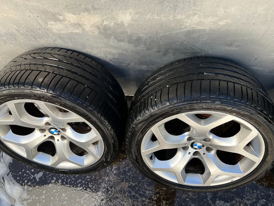 BMW X5 20” Staggered Alloy Wheels with Bridgestone Tyres