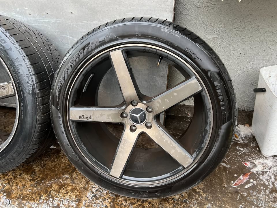 Niche 20” Alloy Wheels with Good Tyres