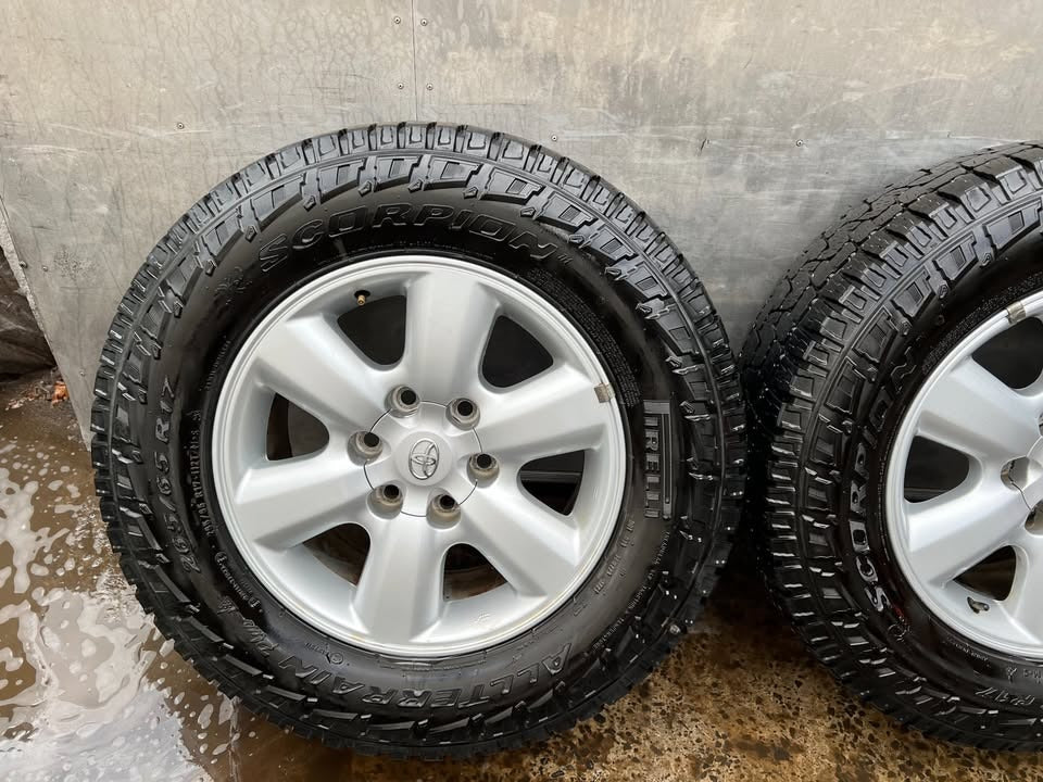 Toyota Hilux SR5 17” Alloy Wheels with Pirelli A/T Tyres