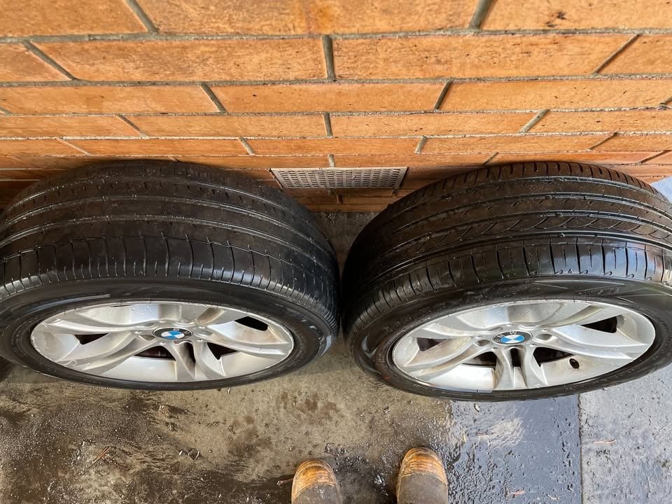 BMW 16" Alloy Wheels with Very Good Tyres