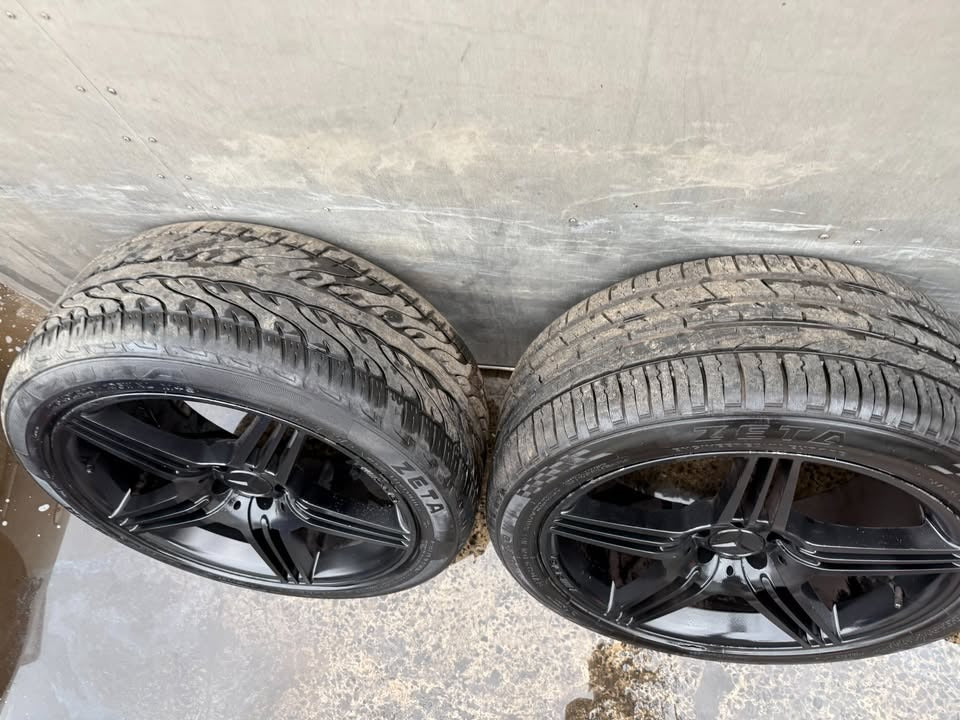 Mercedes Benz AMG 20" Alloy Wheels with Excellent Tyres