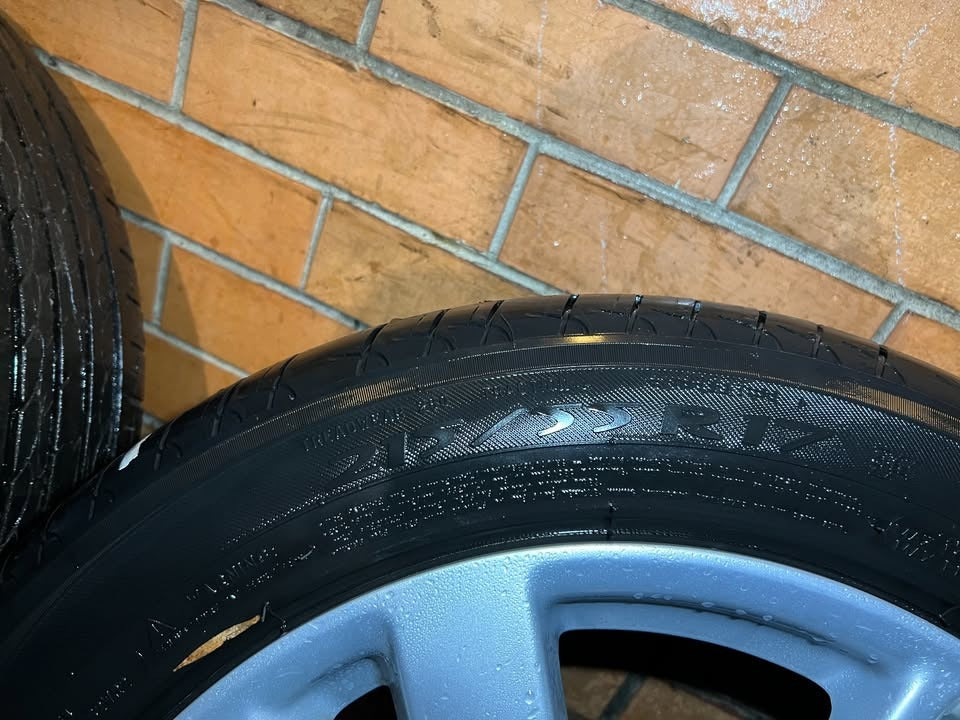 Nissan Altima 17" Alloy Wheels with Tyres Set of 5