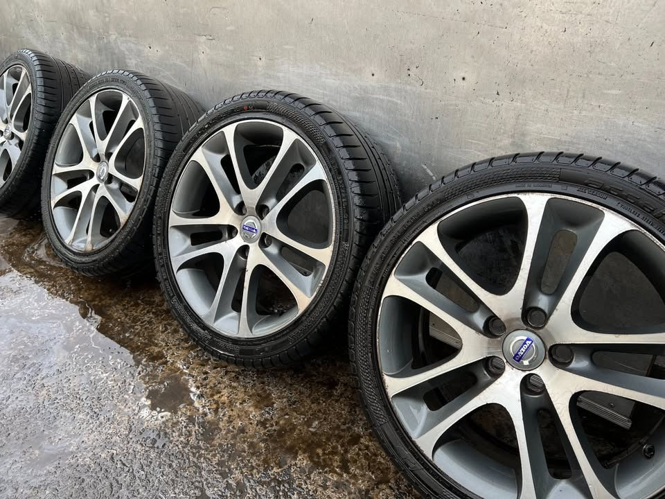 Volvo V50 S40 18" Alloy Wheels with Good Tyres