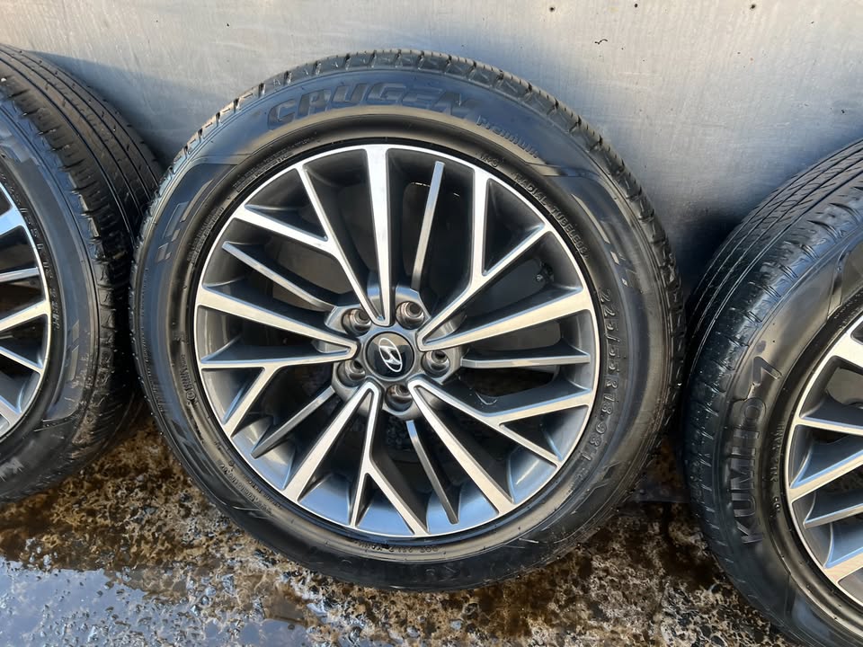 Hyundai Tucson 18" Alloy Wheels with Tyres