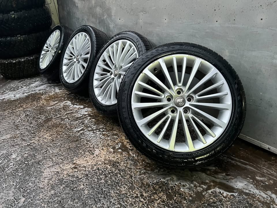 Holden Astra 17” Alloy Wheels with Good Tyres