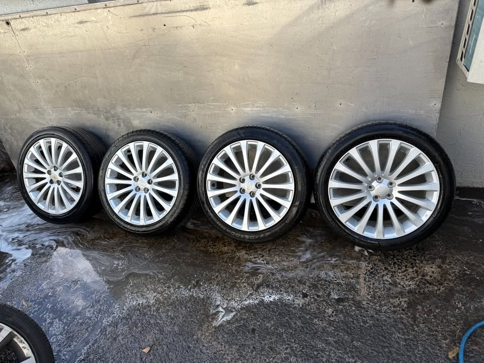 Subaru 18" Alloy Wheels with Good Tyres