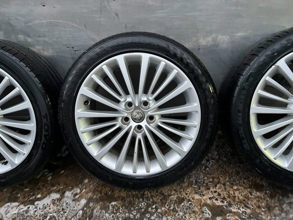 Holden Astra 17” Alloy Wheels with Good Tyres