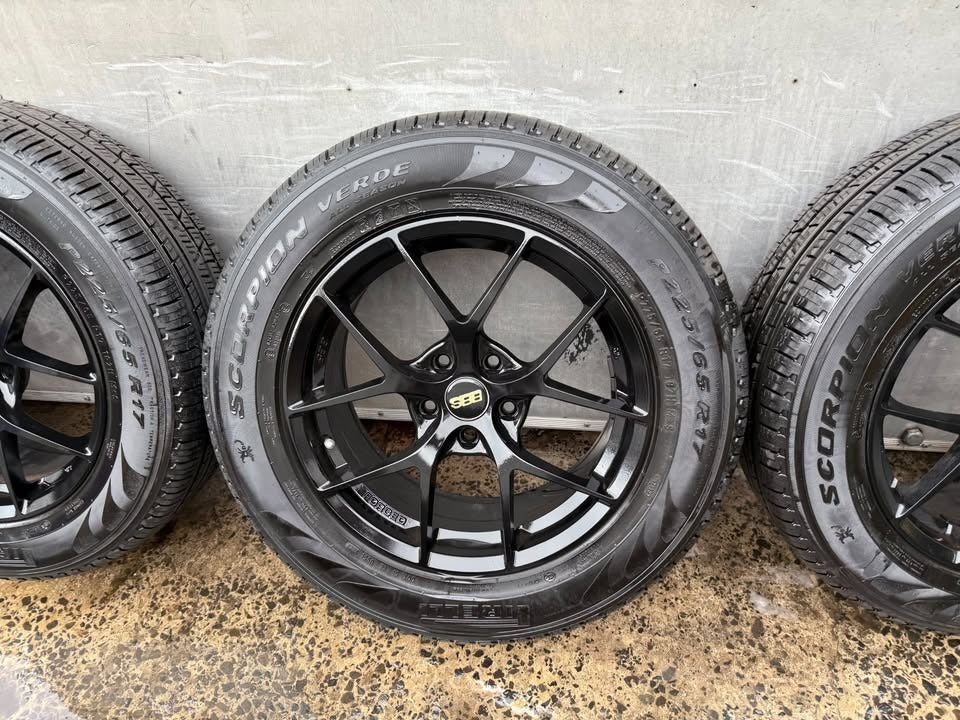 BBS 17" Alloy Wheels with Excellent Tyres