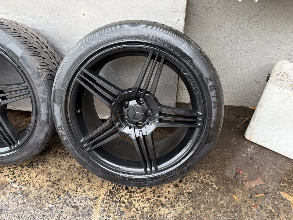 Mercedes Benz AMG 20" Alloy Wheels with Excellent Tyres