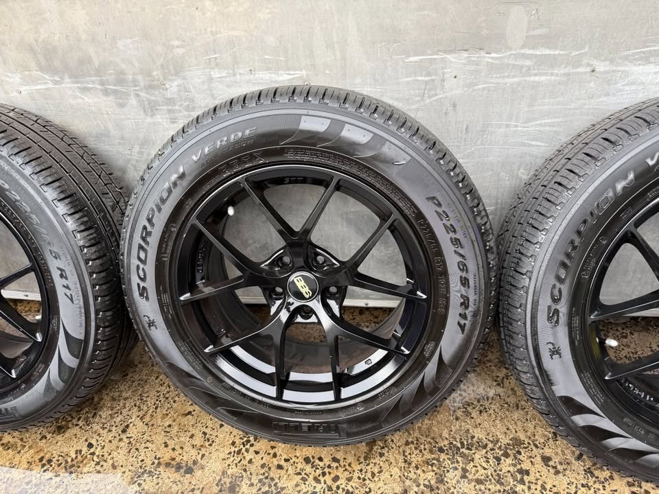 BBS 17" Alloy Wheels with Excellent Tyres