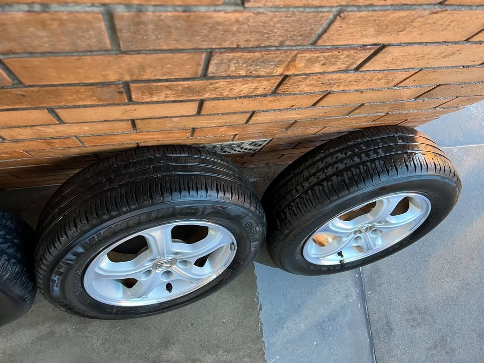 Honda 5 Stud 15" Alloy Wheels with Good Tyres