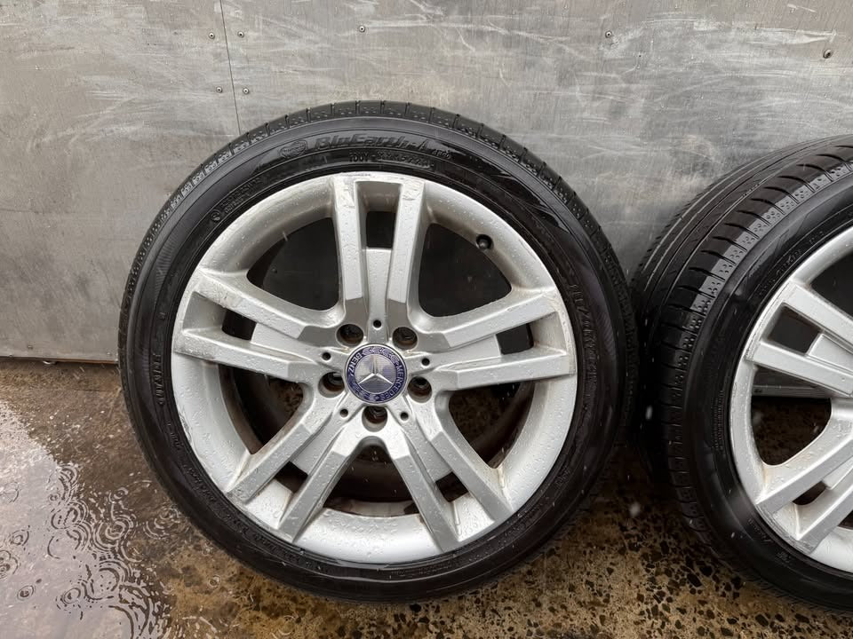 Mercedes Benz Staggered 17" Alloy Wheels with Good Tyres