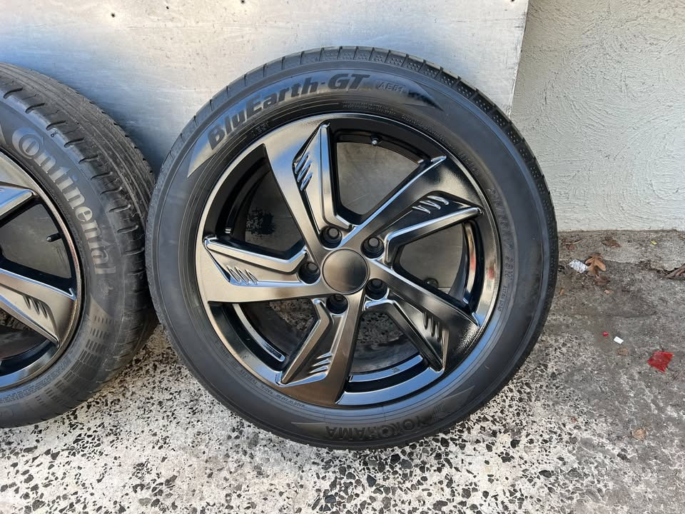 Honda Civic/Accord 17" Alloy Wheels with Good Tyres