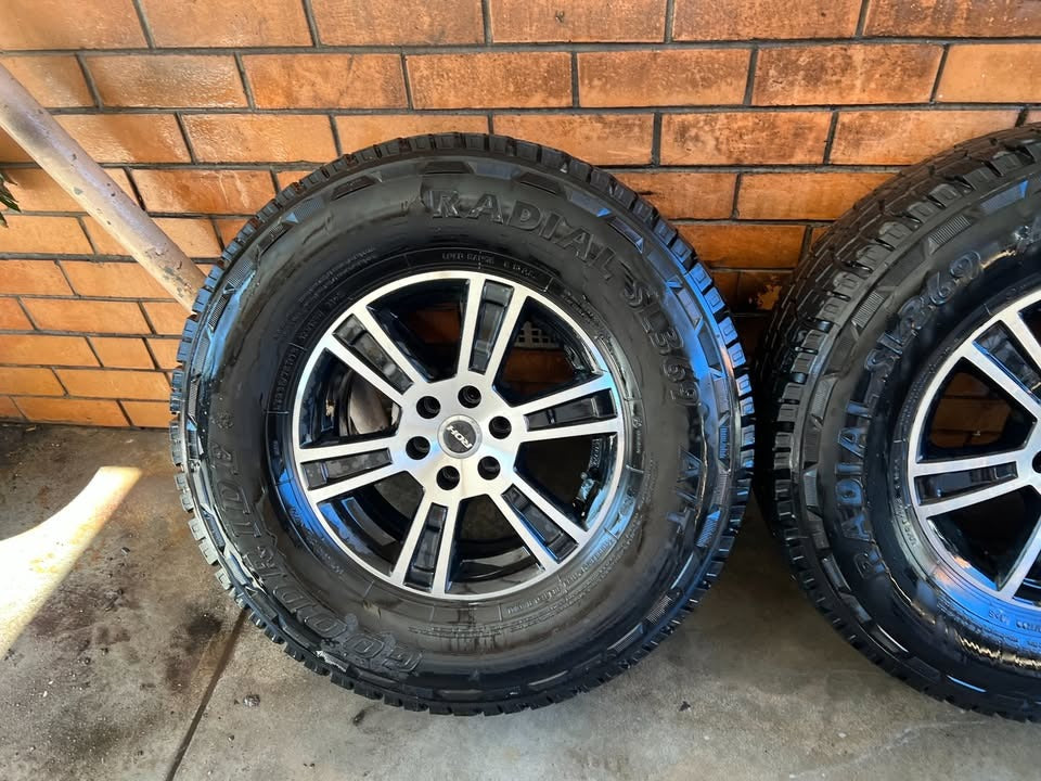ROH 16" Alloy Wheels with 32" A/T Tyres