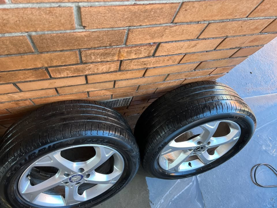Mercedes Benz 18" Alloy Wheels with Pirelli Tyres