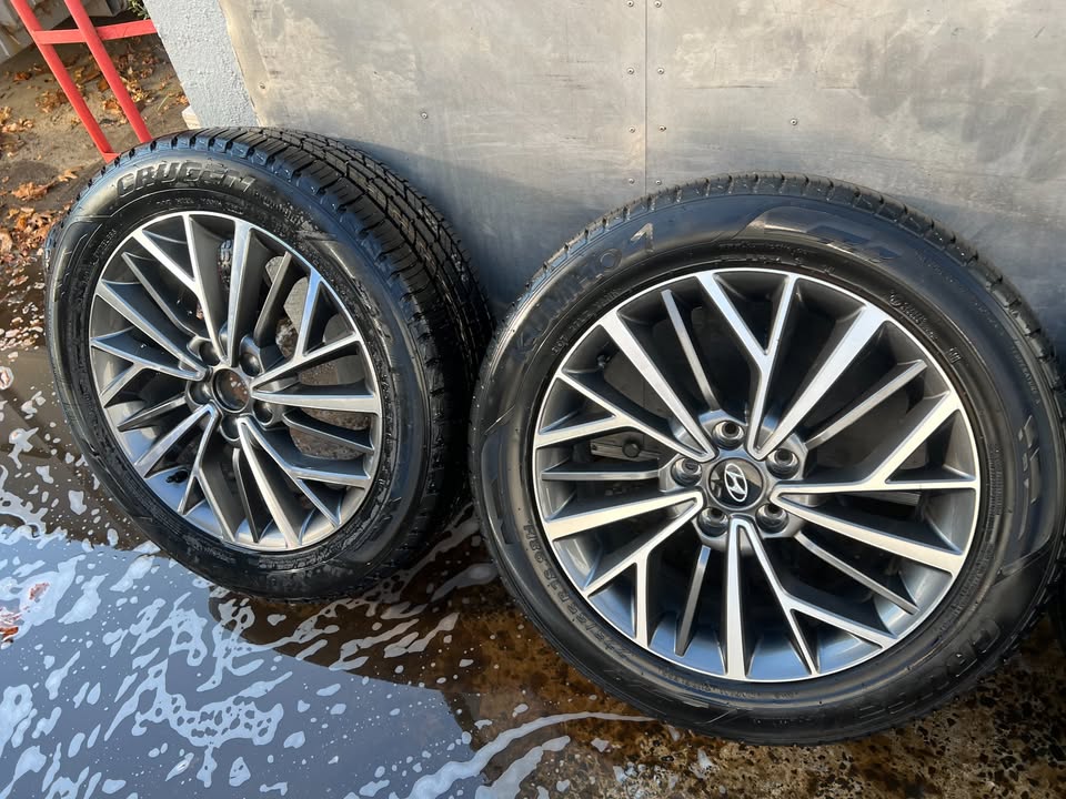 Hyundai Tucson 18" Alloy Wheels with Tyres