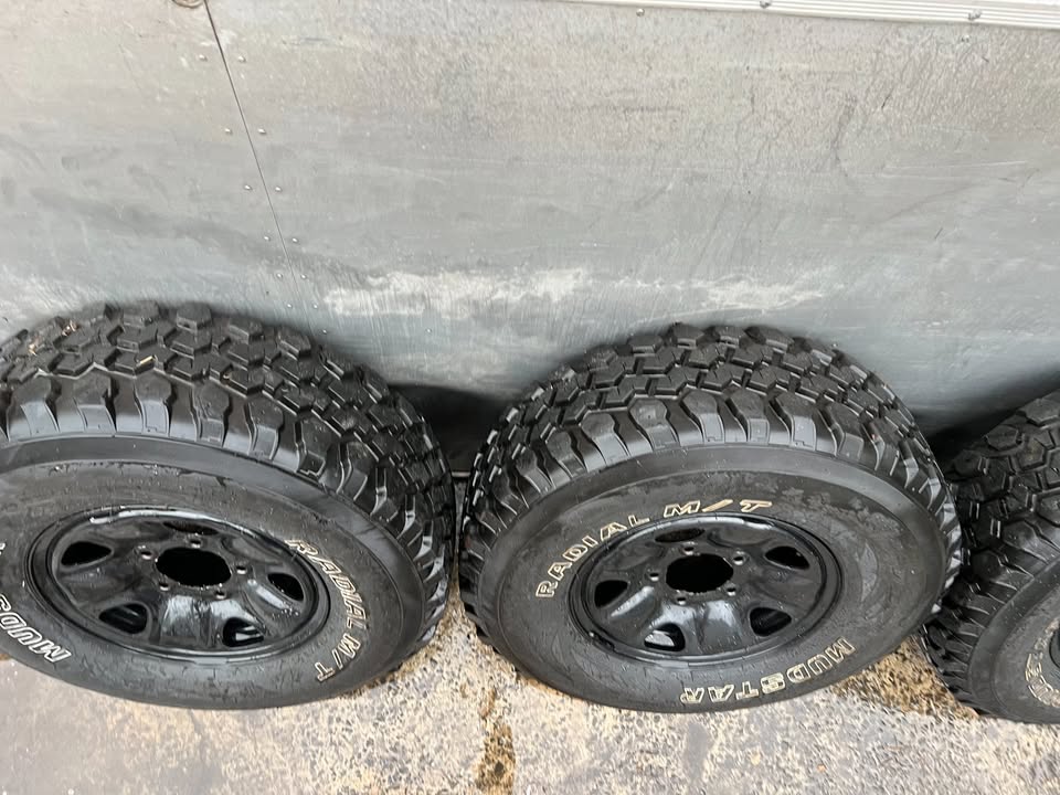 Toyota Landcruiser 100 Series Steel Rims with Mud Tyres