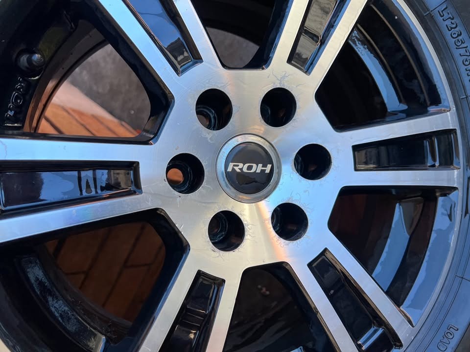 ROH 16" Alloy Wheels with 32" A/T Tyres