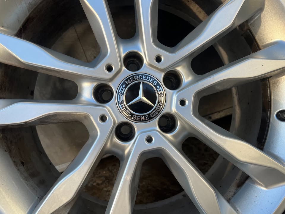 Mercedes Benz GLA 19" Alloy Wheels with Toyo Tyres
