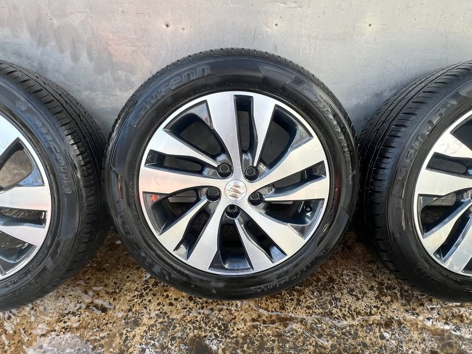 Suzuki Vitara 17” Alloy Wheels with Excellent Tyres