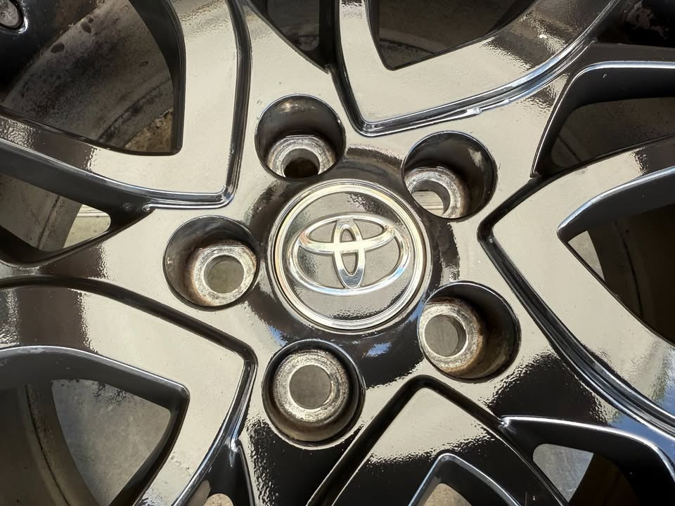 Toyota Camry 18" Alloy Wheels with Good Tyres *Delivery*