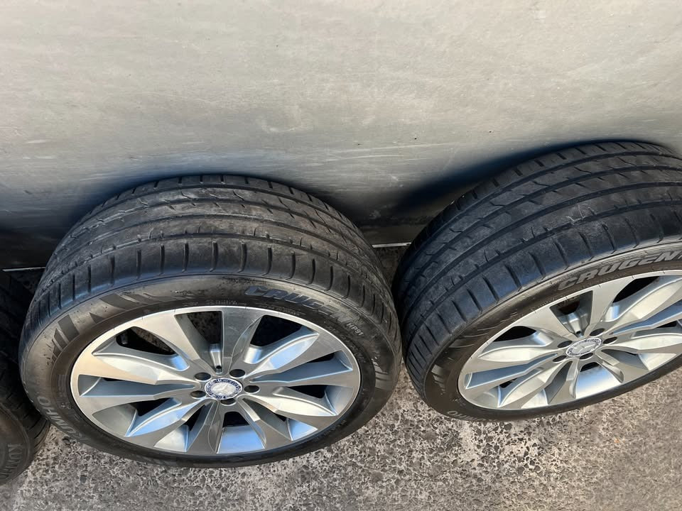 Mercedes Benz GLE 20" Alloy Wheels with Excellent Tyres